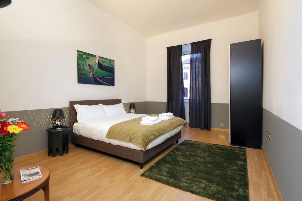 Appartement Da Sabrina Cavour 57 à Rome Extérieur photo